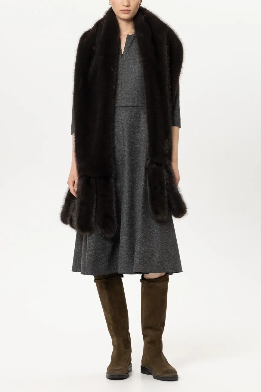 szal-luisa-cerano-futerko-norki-frędzle-premium-modna-etola-butik-luisa-bydgoszcz